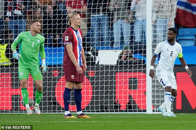 Čovjek grad i Norveška zvijezda vidjeli su kako je njegov drugi penal odgurnuo izraelski golman