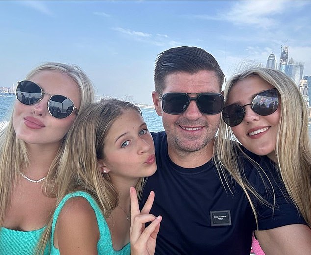 Gerrard i njegova obitelj još uvijek su sa sjedištem u Bahreinu, a on je klubu rekao da vrijeme nije u redu
