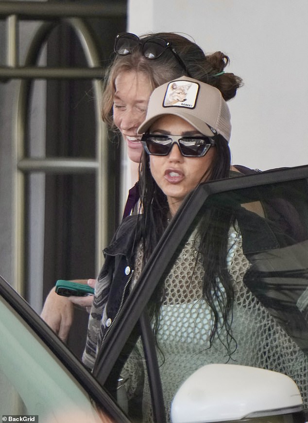 Otiklo je svoje poznato lice iza sunčanih naočala