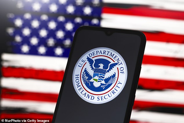 U petak navečer, pop senzacija probijanja trebala je trenutak da razmisli o njenom putovanju iz Missourija u Kaliforniju i njezinoj dubokoj naklonosti prema gradu koji sada zove kući