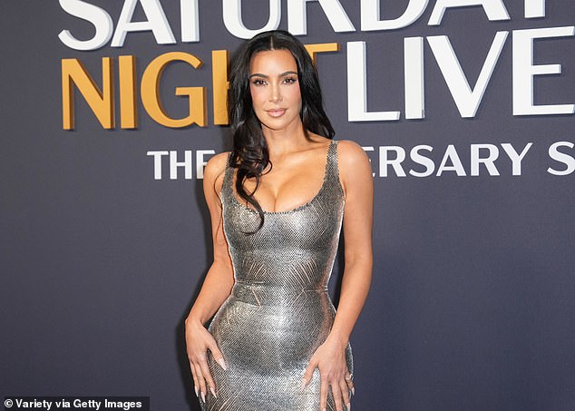 Roan je među stotinama holivudskih zvijezda koje su posljednjih mjeseci demantirale masovne deportacije predsjednika Donalda Trumpa; Kim Kardashian viđena ranije ove godine