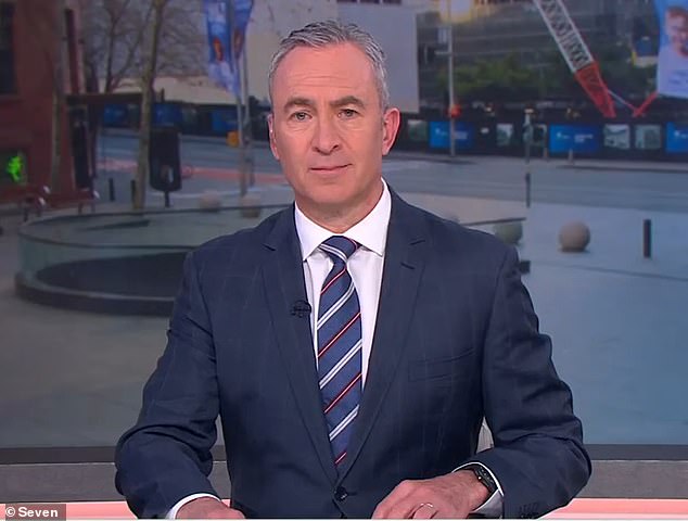 Sedam je najavio da se spajaju s radio mrežom Southern Cross Austereo, a vijest je navodno napustila zvijezde mreže, uključujući Larry Emdur, Kylie Gillies i Mark Beretta (na slici), nervozno