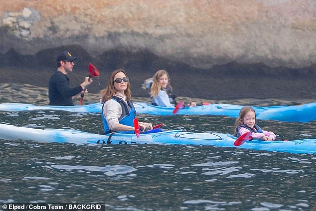 Glumica, 42, koja je u Italiji dok radi na vragu nosi Pradu 2, odmorila se od snimanja filma kako bi provela vrijeme sa svojom obitelji