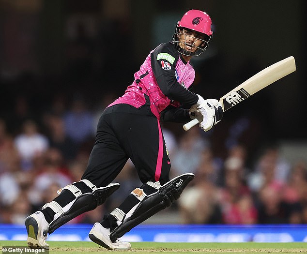 Davies, 22, prijavljen je za kriket NSW nakon incidenta tijekom prve utakmice 12. listopada između Manlyja i Sveučilišta Sydney (na slici, igrajući za Sydney Sixers u Big Bashu)