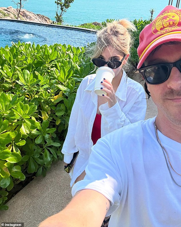 Vjeruje se da su ljubavne ptice započele druženje nakon što je Timov brak propao