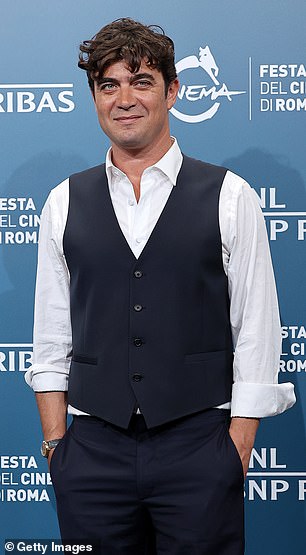 Pontius Pilate igrat će Riccardo Scamarcio. Talijanski glumac nedavno je vodio biopsku Modi usmjerenu na Johnnyja Deppa; Gledano 2024