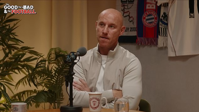 Nicky Butt je tvrdio da trenutna momčad nudi malo podrške ili zaštite za razvoj talenta