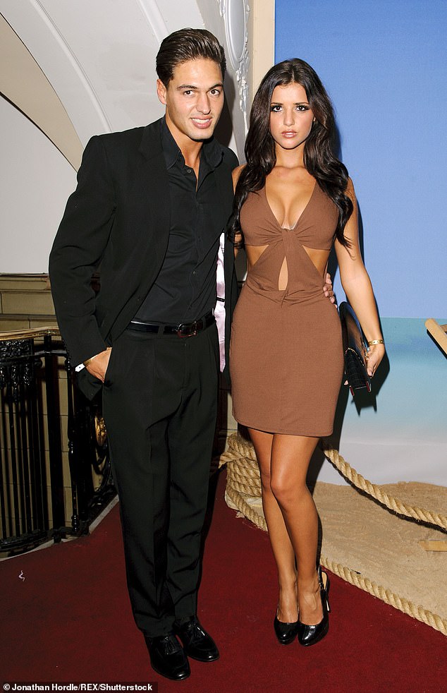 Sa samo 24 godine Mario Falcone priznao je da je nosio više od 500 žena, no zvijezda je sada svoje divlje običaje zamijenio sređenim obiteljskim životom (na slici 2011. s Lucy Mecklenburgh)