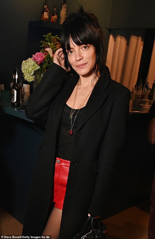 Dolazi nakon što je Lilyna divlja priča o 'zahodskom seksu' s Liamom ponovno isplivala prošlog mjeseca, dok su se Oasis spremali krenuti na svoju dugo očekivanu turneju ponovnog okupljanja