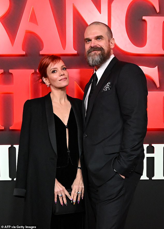 Lily se razišla od Davida, za kojeg se udala 2020. u Vegasu, nakon što je otkrila njegov 'tajni profil' na ekskluzivnoj aplikaciji za upoznavanje Raya.