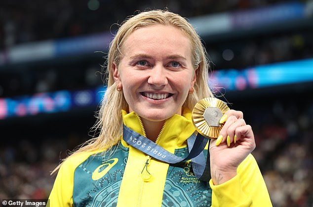 25-godišnjakinja je osvojila četiri zlatne olimpijske medalje, uključujući i ovu na 400 metara slobodno na Igrama u Parizu prošle godine