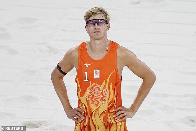 Van de Velde je izviždan na Olimpijskim igrama u Parizu i zabranjen mu je razgovor s medijima