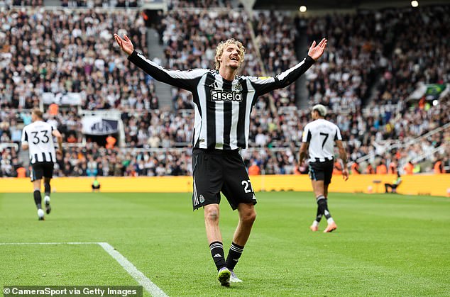 Nick Woltemade preuzeo je teret naprijed kada je Wissa izašao - i čujem da postoji šansa da bi obojica mogli igrati u istoj momčadi kada se zvijezda iz Konga vrati