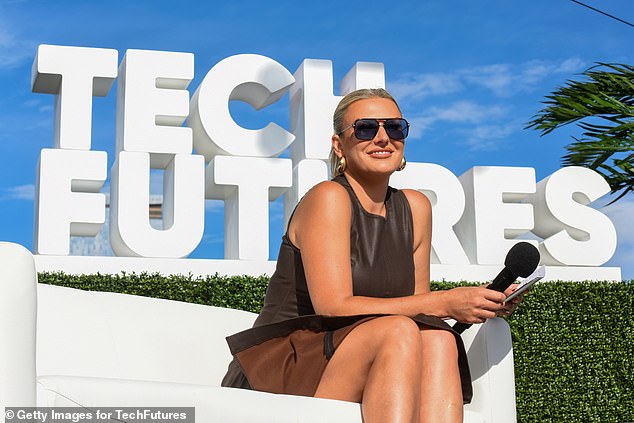 Cornette je radio kao voditelj na SportsCenteru i drugim emisijama ESPN-a - na TV-u i radiju