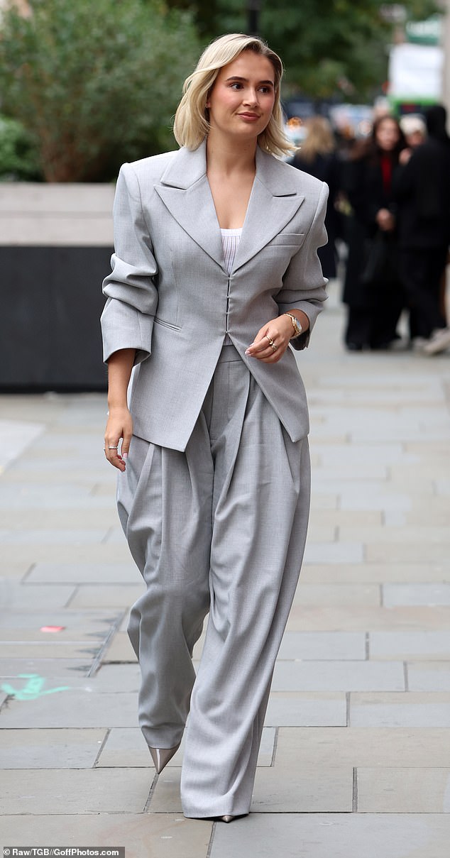 U četvrtak je Molly-Mae viđena kako sa svojom obitelji dolazi u Selfridges na privatnu projekciju svoje serije Amazon