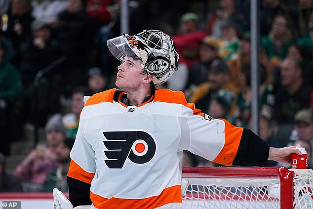 Carter Hart (na slici), sada 27-godišnjak, proveo je prvih šest sezona u Philadelphia Flyersima