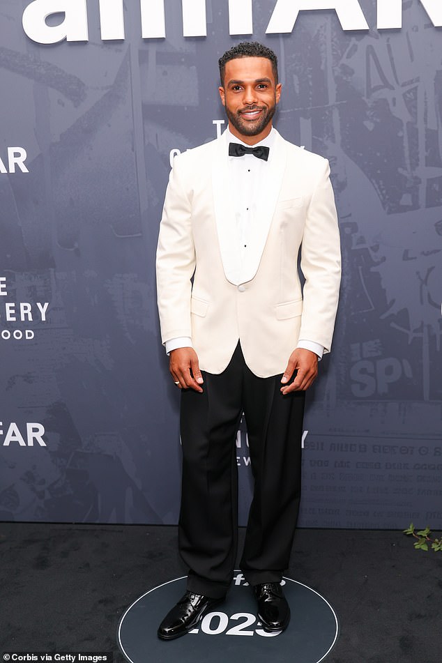 Lucien Laviscount skrojio je elegantnu figuru za tu priliku