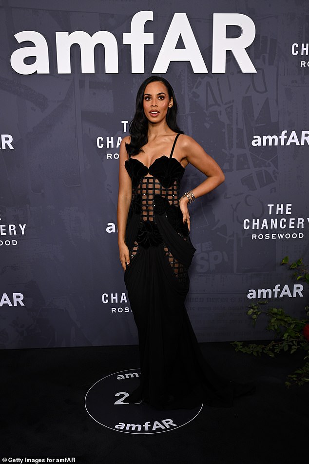 Rochelle Humes prikazala je raskošnu crnu haljinu s raskošnim prozirnim izrezima