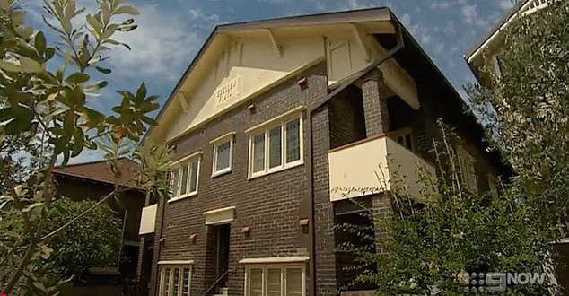 The Block je započeo u lipnju 2003. Na slici: Lokacija kakva se pojavila u debitantskoj sezoni - bila je zapuštena stambena zgrada s četiri spavaće sobe u poznatom predgrađu Sydneya Bondi.