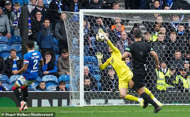 Jack Butland spašava kasno u utakmici dok Rangersi održavaju remi 2-2 s Unitedom
