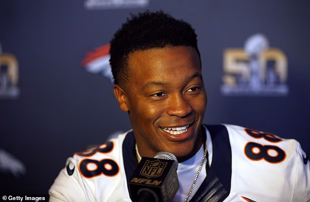 Thomas razgovara s medijima tijekom dostupnosti Broncosa za Super Bowl 50 2016