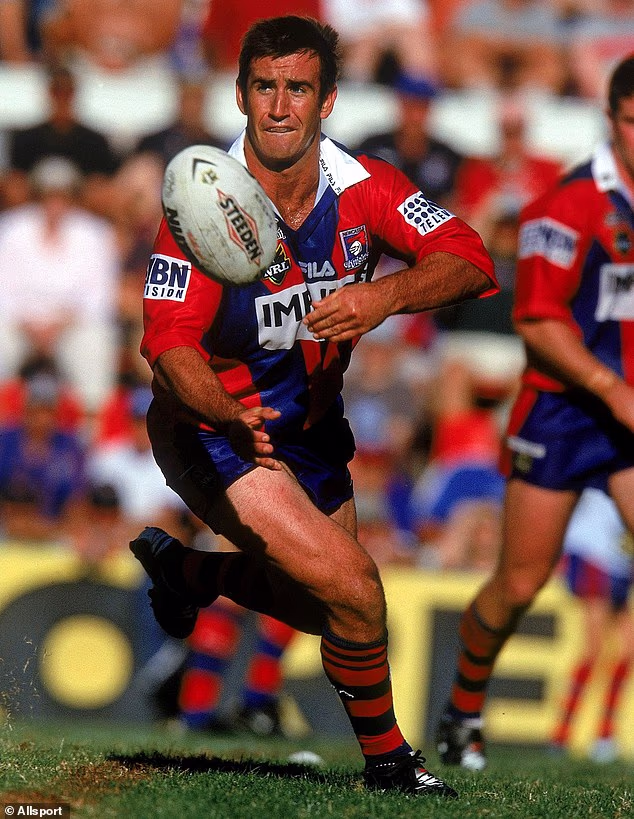 Johns je osvojio dvije prvenstvene titule u Newcastleu 1997. i 2001. u nagrađenoj NRL karijeri