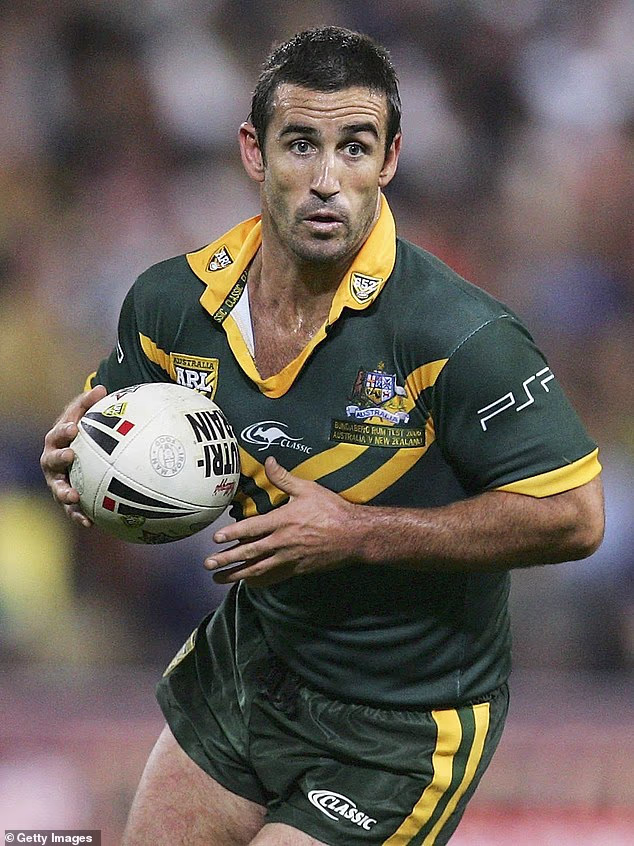 Johns je odigrao 26 testova za Kangaroose od 1995. do 2006., izmjenjujući se između hookera i halfbacka