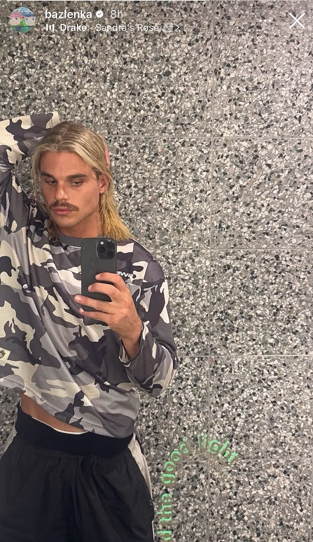 Smith trenutno uživa neko vrijeme izvan nogometnog terena i tek treba službeno razgovarati sa Scottom o njegovom ponašanju na zabavi nakon sezone