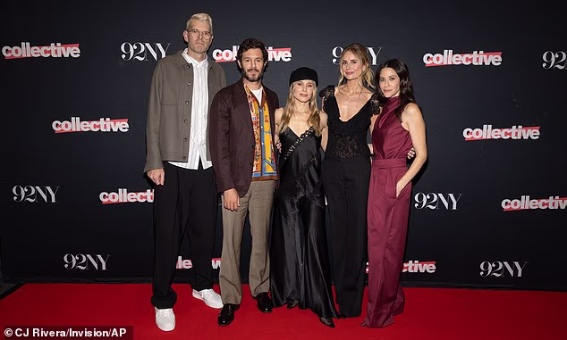 (LR) Timothy Simons, Adam Brody, Bell, Justine Lupe i Jackie Tohn pozirali su na događaju