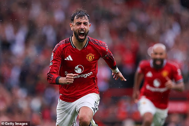 Fernandes je odbio taj potez i ostao u Unitedu, koji nije odbio ponudu od 100 milijuna funti