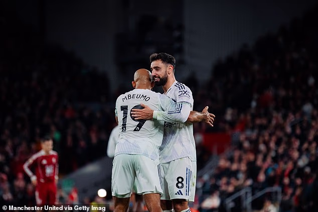 Fernandes se našalio da se 'uzrujava' zbog Bryana Mbeuma na treningu nakon što je zvijezda sjajno započela život na Old Traffordu