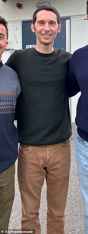 Nakon što je fotografija postala viralna, pratitelji su snimali njegov dramatično drugačiji izgled 20 godina nakon završetka serije.