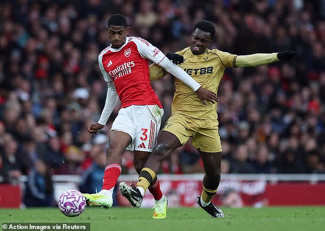 Cristhian Mosquera pružio je još jedan siguran nastup nakon što je zamijenio Williama Salibu