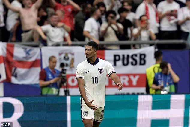 Bellingham je kažnjen s više od 25.000 funti i suspendiran nakon geste prošle godine