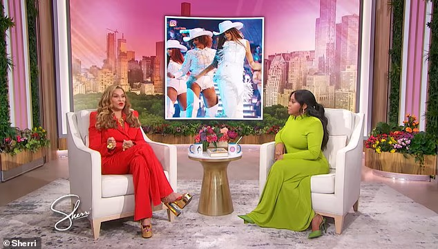 Autor Matriarcha rekao je u ponedjeljak u Sherri: 'Moraš im reći, "Važnije je biti dobar čovjek" i to "Morate raditi za ono što dobijete. Nitko vam ga neće tek tako dati jer ste nečija kći"'