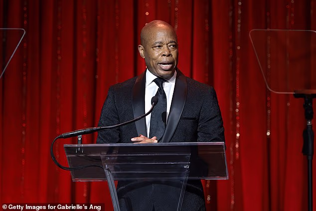 Gradonačelnik New Yorka Eric Adams - koji je prošlog mjeseca završio svoju kampanju za reizbor - bio je iznenađenje na svečanosti