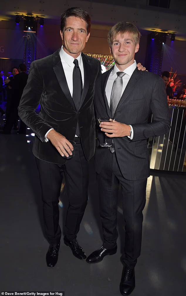 Njegovi osjećaji prema seriji nisu se popravili kako je stario, a Claudia je otkrila da je Jake udvostručio njegove molbe nakon što je to postala tema razgovora u njegovoj školi (viđena s Kris 2021.)