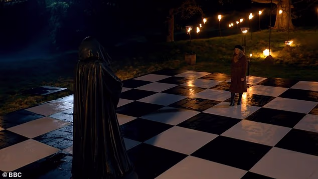 Bilo je to između nje, Kate i Nicka da se izvedu za golemom šahovskom pločom pod okriljem mraka