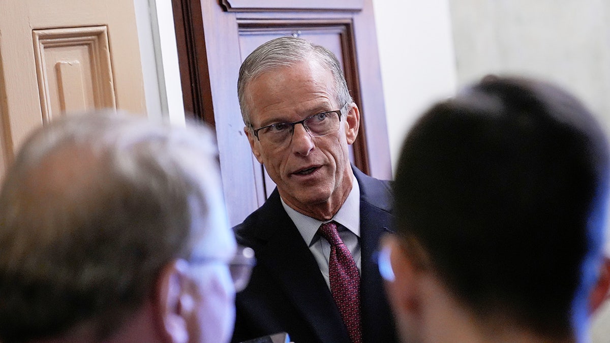 John Thune razgovara s novinarima