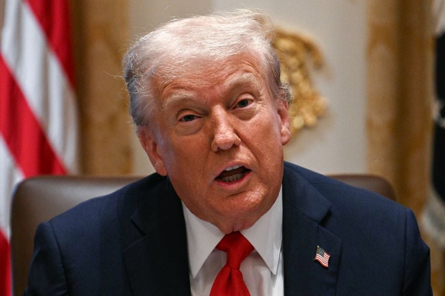 Trump je objavio umjetnikov prikaz predloženog trijumfalnog luka u istinu društvenog nakon ponoći, za koji jedan arhitekt kaže da bi mogao 'poremetiti' simboličku vezu između Lincoln Memorial -a i obližnjih povijesnih nalazišta