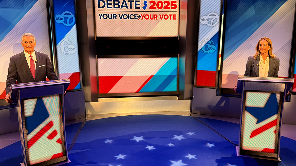 mikie sherrill i jack ciattarelli na debatnoj pozornici