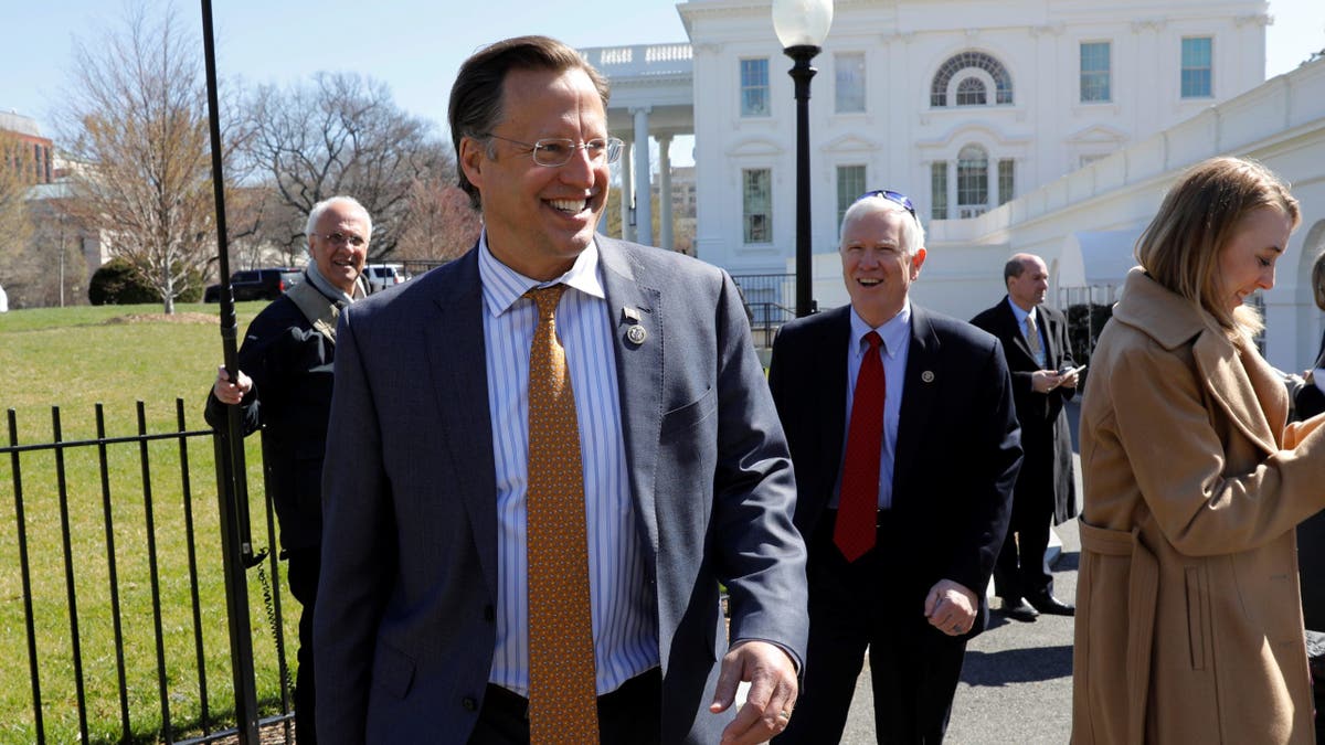 Dave Brat hoda u Bijeloj kući