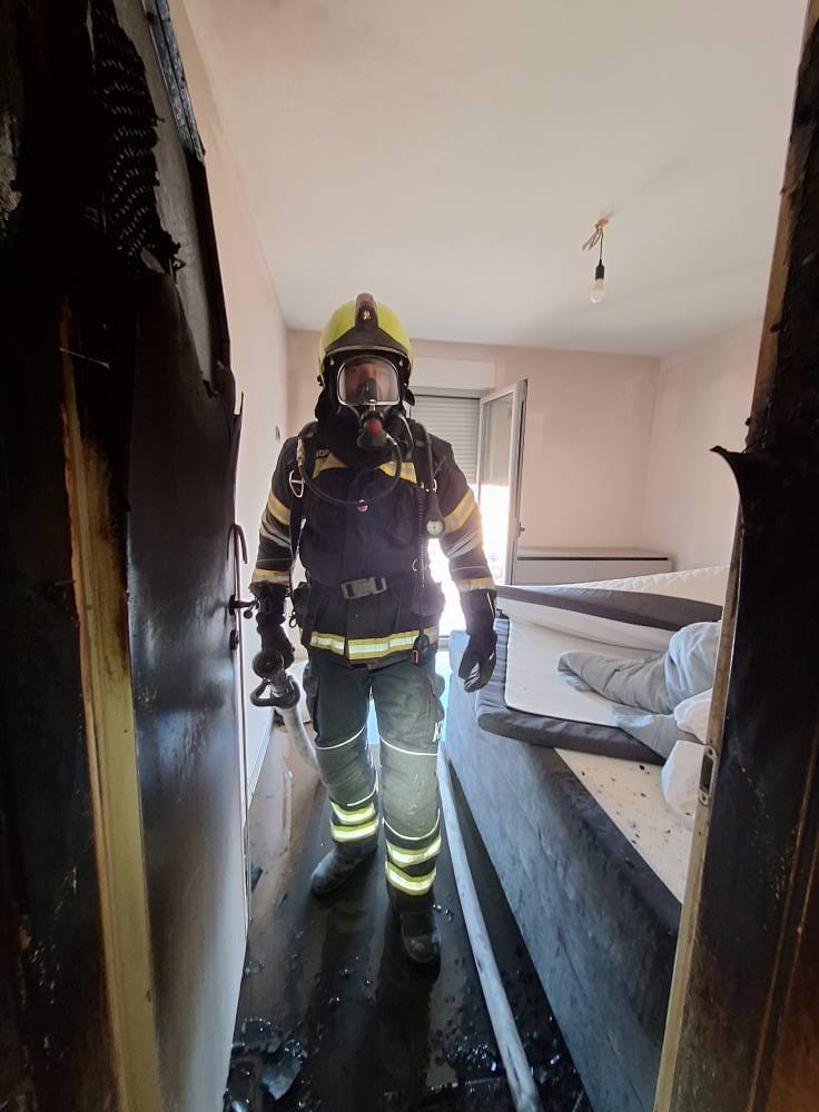 FOTO Izgorjela soba u kući na Krku