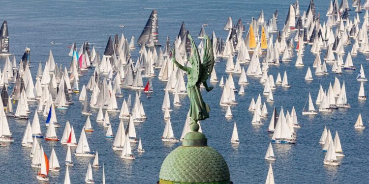 57. BARCOLANA Jedriličarski spektakl u tršćanskom zaljevu : "Jedrilo je gotovo 2000 jedrilica"