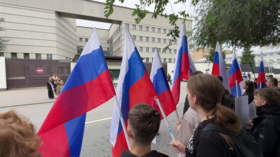 Prosvjedi ispred japanske ambasade u Moskvi (VIDEO)