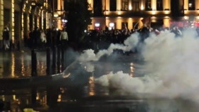 Prosvjednici Storm predsjednička palača u Gruziji (videozapisi)