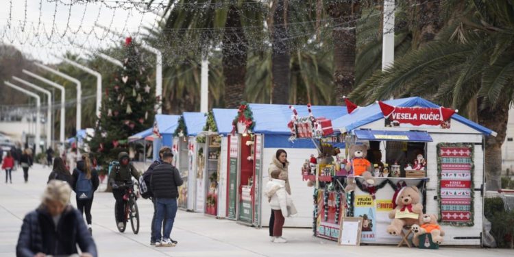 ADVENT U SPLITU Banovina pozvala ugostitelje i hotelijere na sudjelovanje u promociji Adventa. Evo što navode