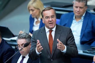 Njemački ministar obrane Boris Pistorius govori u parlamentu zemlje u Berlinu