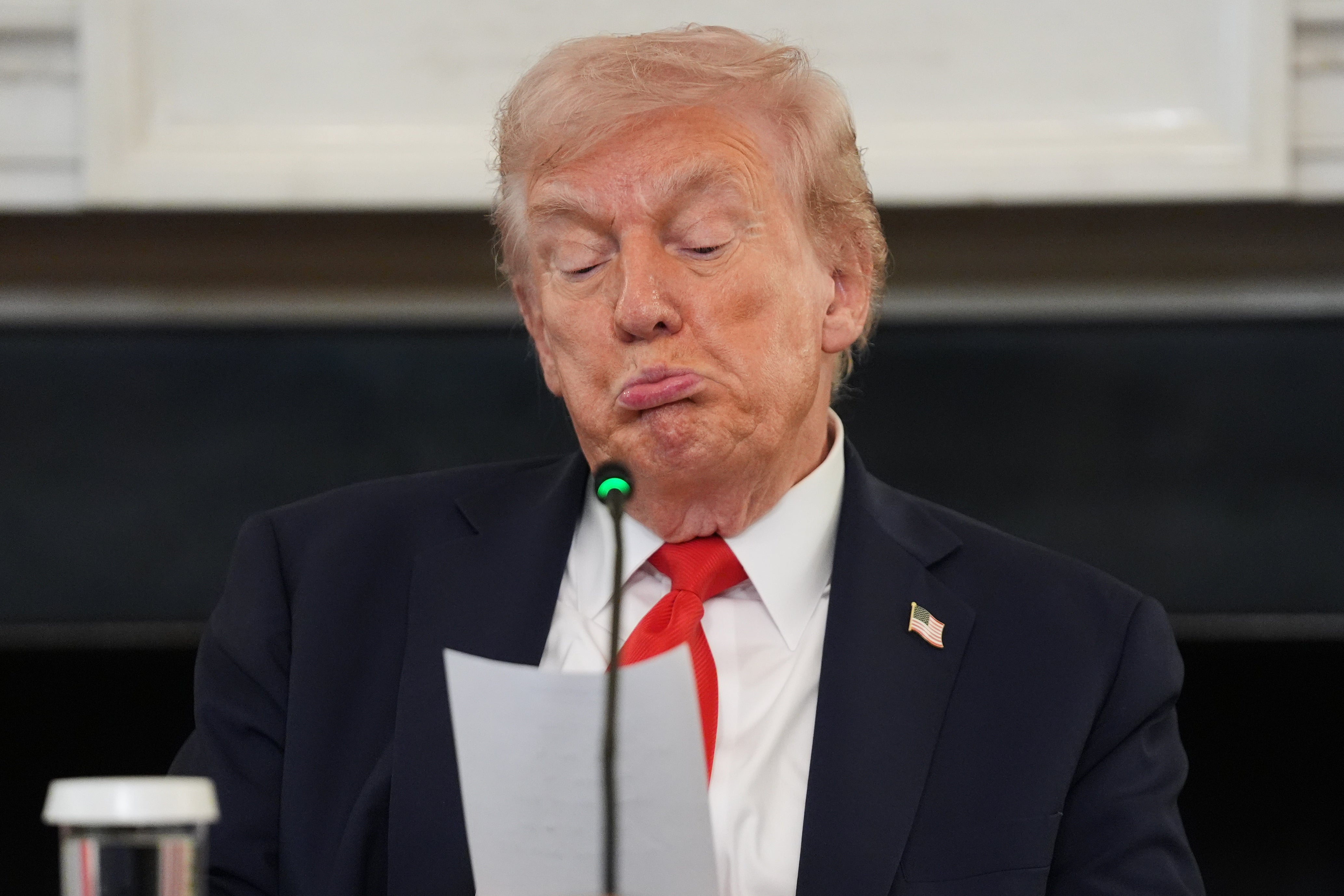 Američko odobrenje za nekoliko glavnih agencija savezne vlade znatno je palo otkad se Donald Trump vratio na dužnost, otkrila je nova anketa.