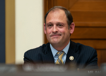 Andy Barr kaže da je samo kandidat za GOP koji može pobijediti Amy McGrath u pokušaju da naslijedi McConnell